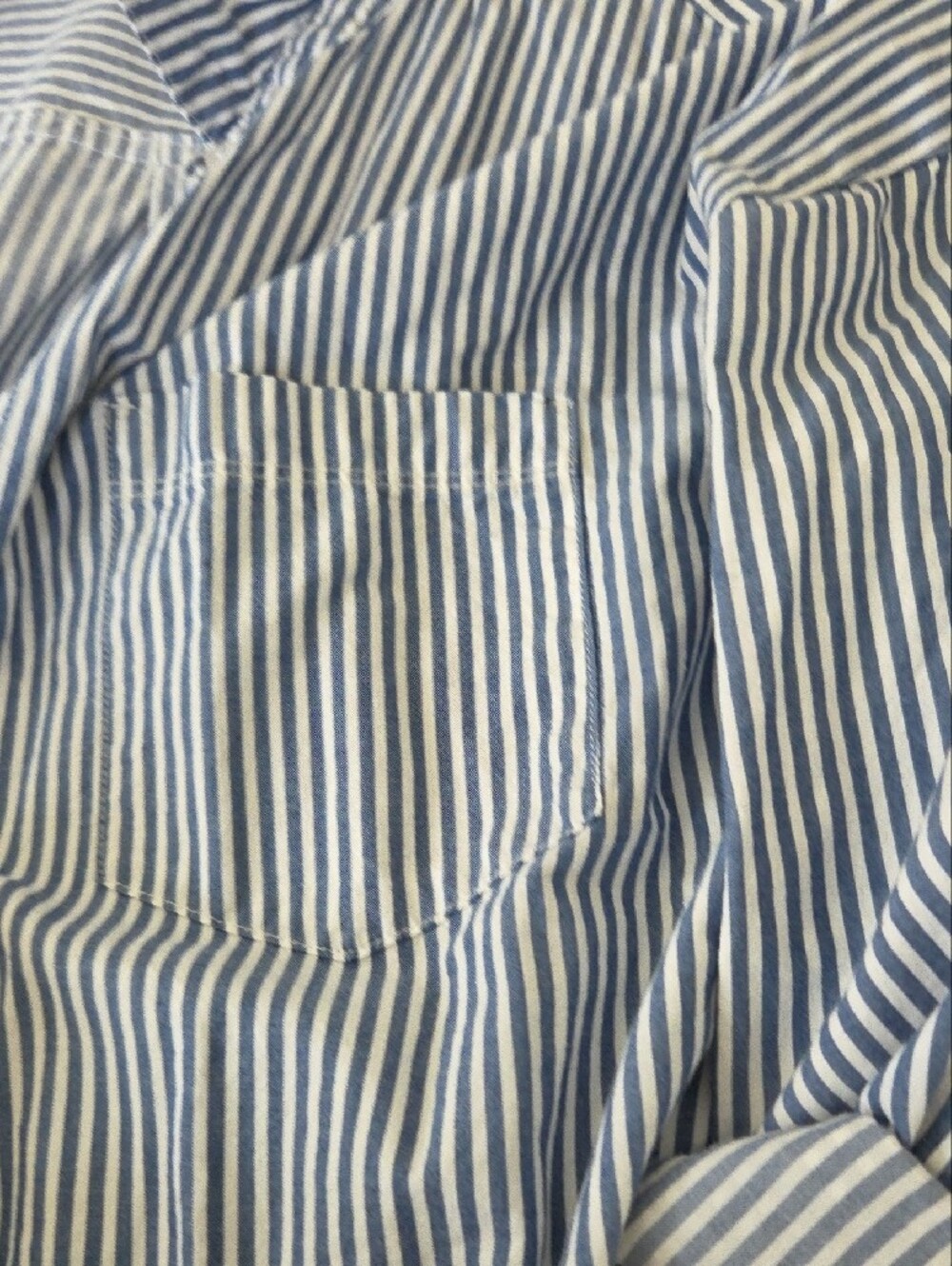 Old Navy Blue and White Vertical Stripe Button-Down Shirt - Picture 4 of 6